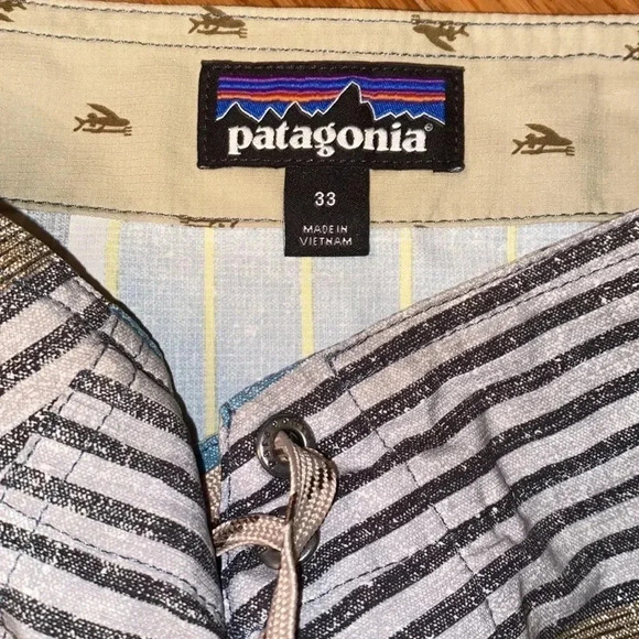 Patagonia men’s stripe shorts - size 33 - tie front -9 in inseam - Picture 5 of 8